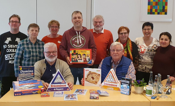 Seniorentreff bedankt sich beim AWO Ortsverein Polch f&uuml;r Spiele Spende